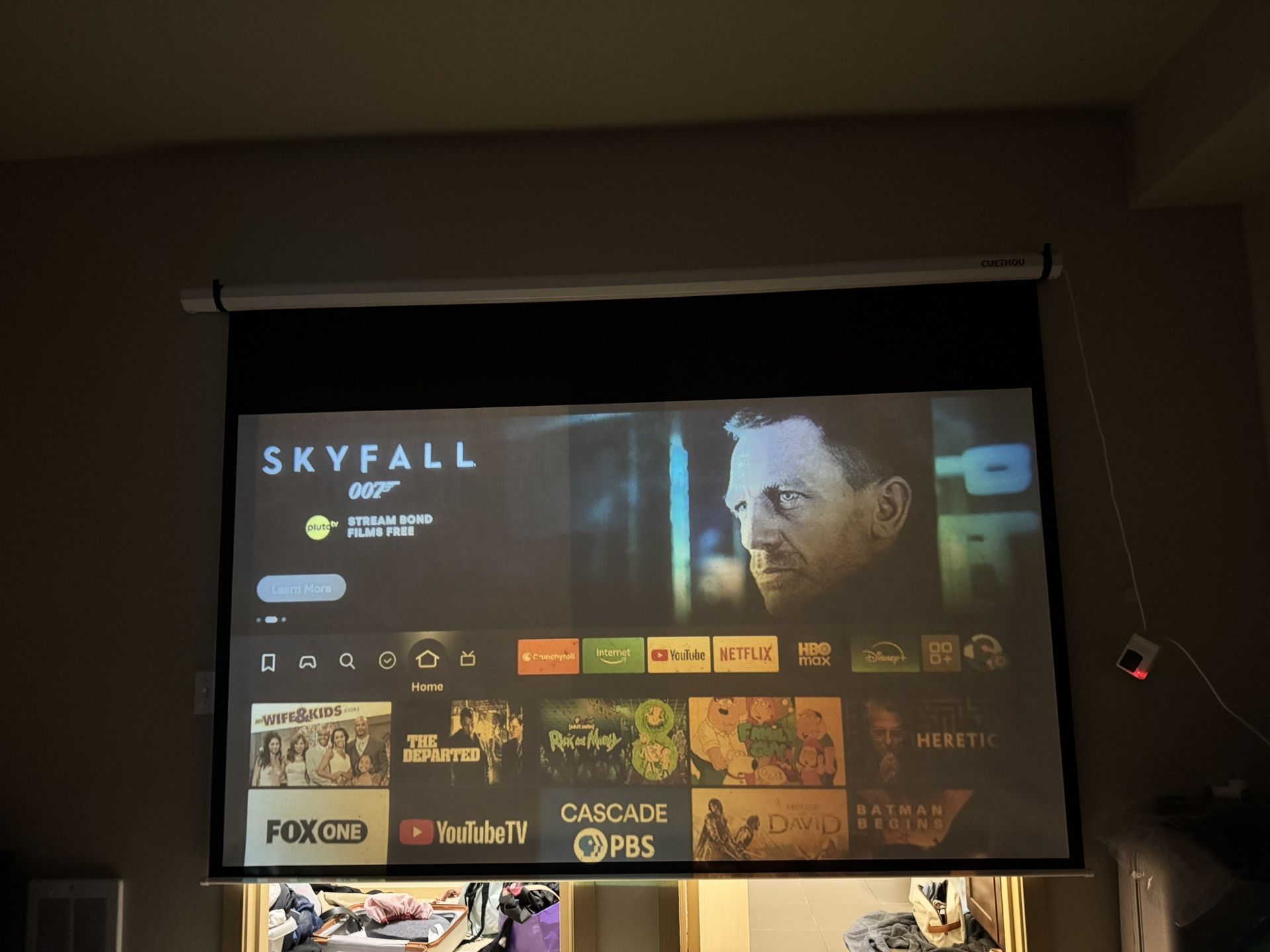 Motorized 100in Projector and Projector