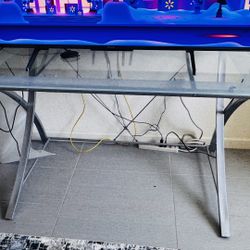 Contemporary Modern Glass Office Desk – Sturdy & Minimalist