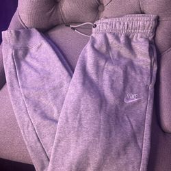 Nike joggers size small