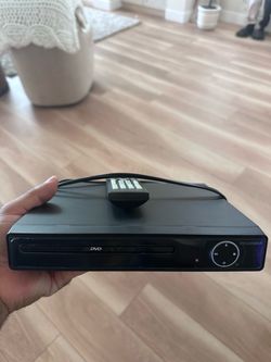 DVD PLAYER WITH REMOTE