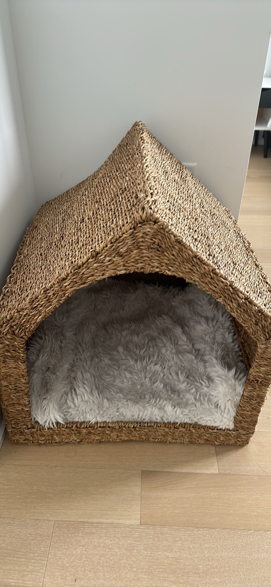Zara pet house