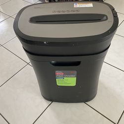 paper shredder like new everything works and cleans