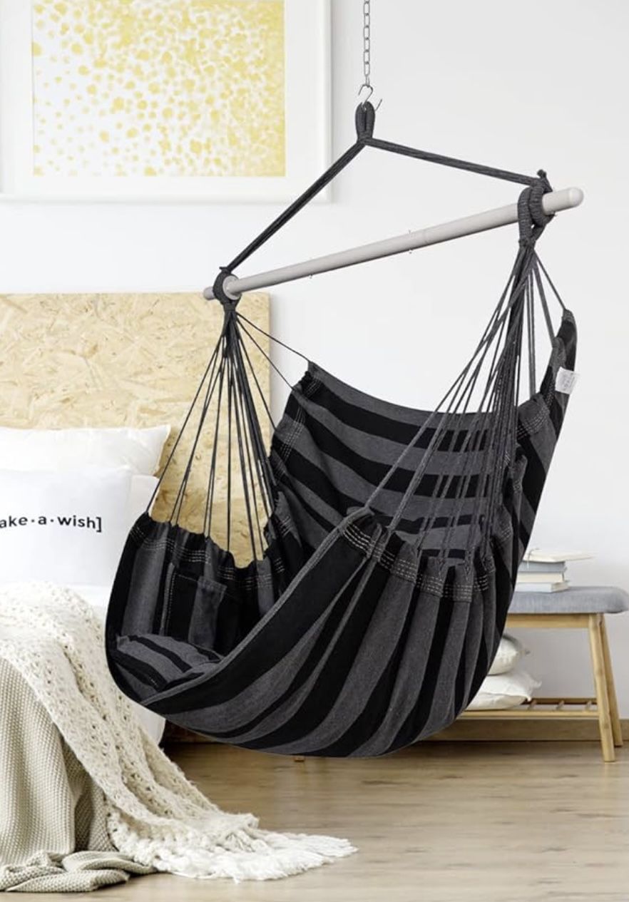 HANGING HAMMOCK