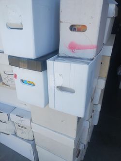 10 Long boxes comics books (Marvel and DC)