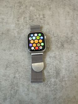 Apple Watch Series 8 (41mm) GPS – Silver Aluminum