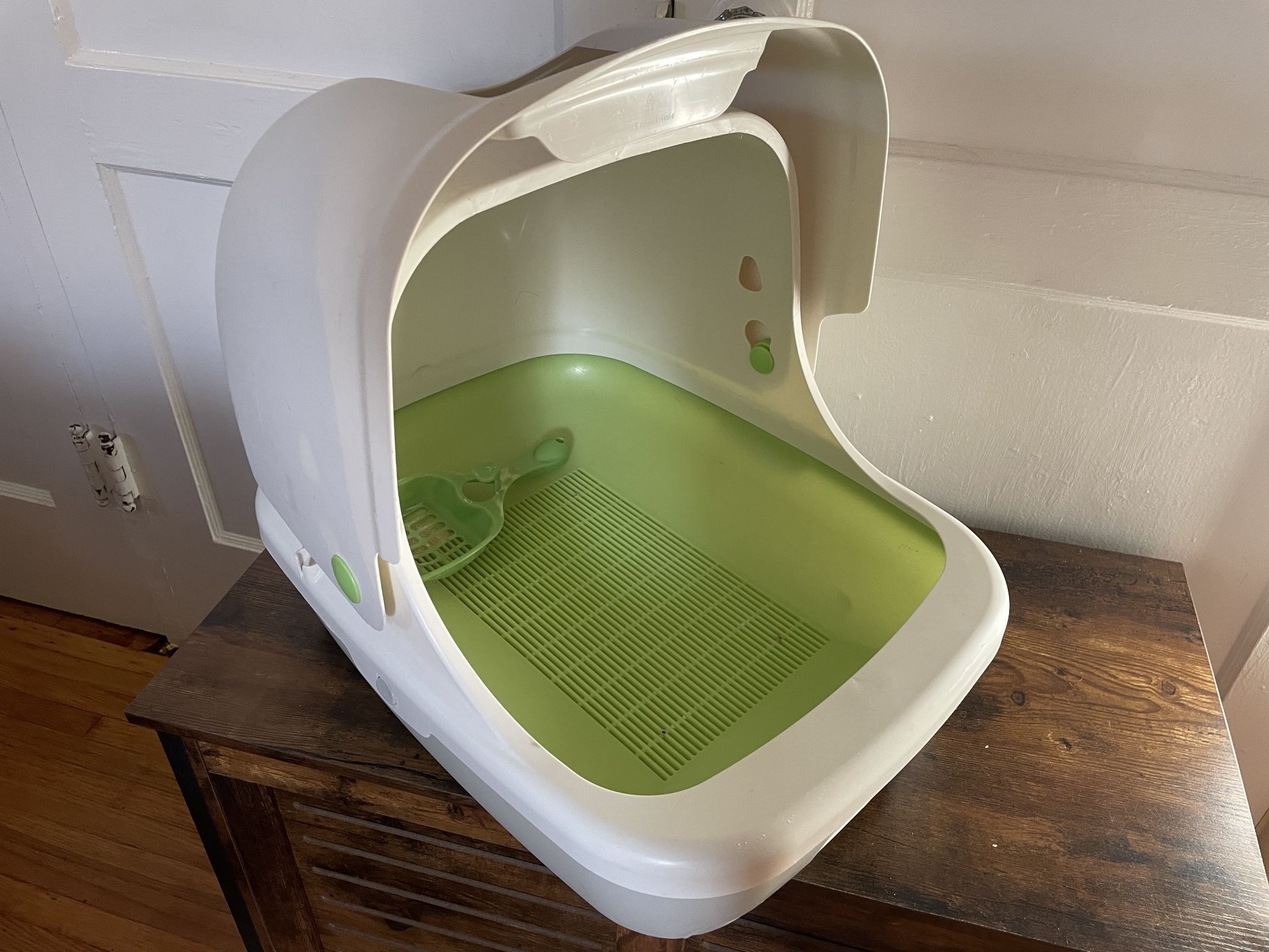 Tidy Cats Breeze Hooded Litter Box System