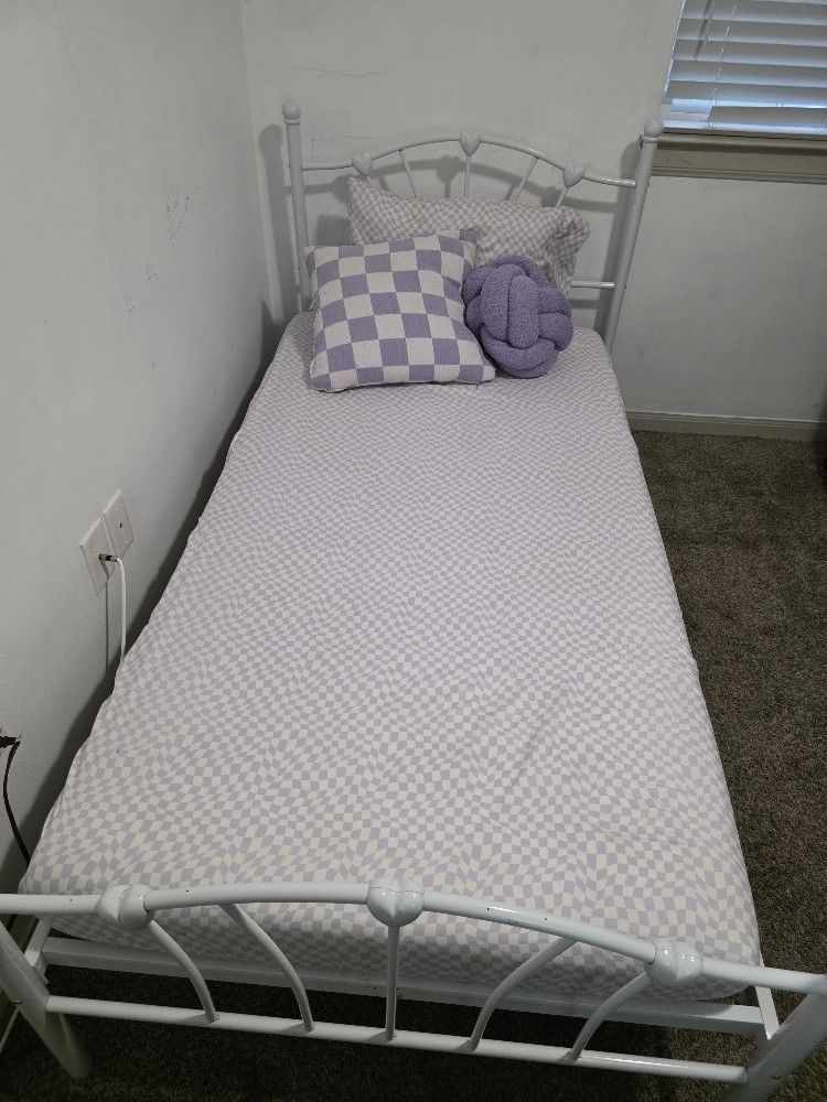 TWIN BED
