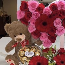 Valentine’s Day arrangements ❤️