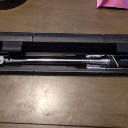 Husky 3/8" Torque Wrench 20 ftlb - 100 ftlb
