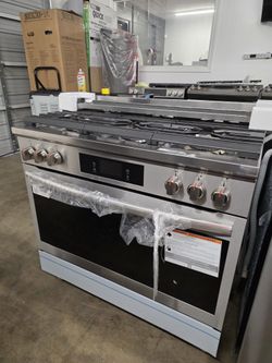 FrigidaireGallery 36 in. 6-Burner Slide-In Dual Fuel Range in Stainless Steel with Total Convection and Air Fry