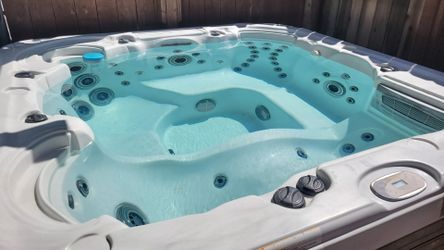 Top of the line Catalina hot tub