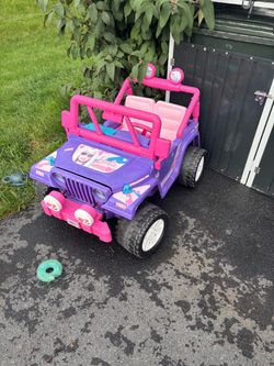 Power Wheels Barbie Jeep Wrangler Ride-On