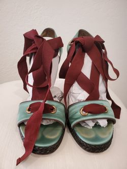 BCBG Maxazria Satin/Breeze wedges