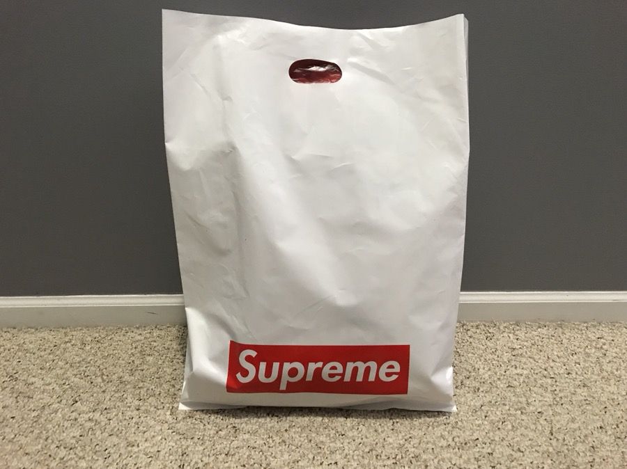 Weekend bag Supreme Red in Plastic - 27144023