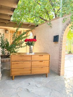 Modern dresser