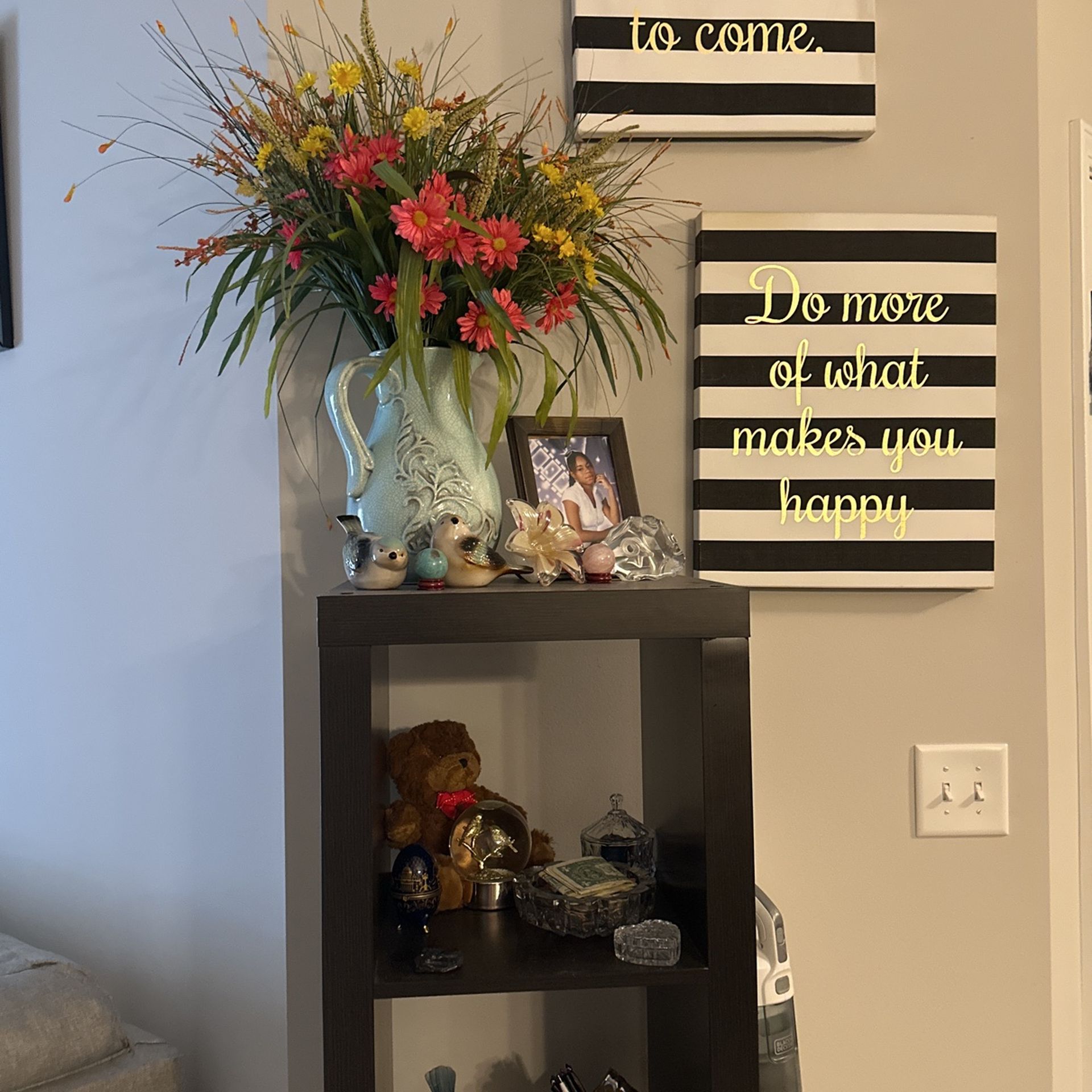 Fake Flowers With Vases
