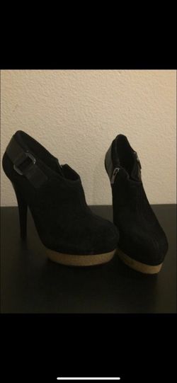 leather boots. Pet free smoke free home. Pick up on Russell and Fort Apache.