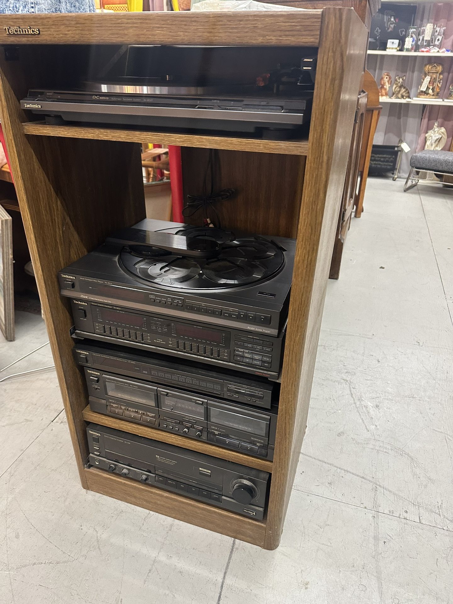 Vintage Technics Stereo System And Speakers