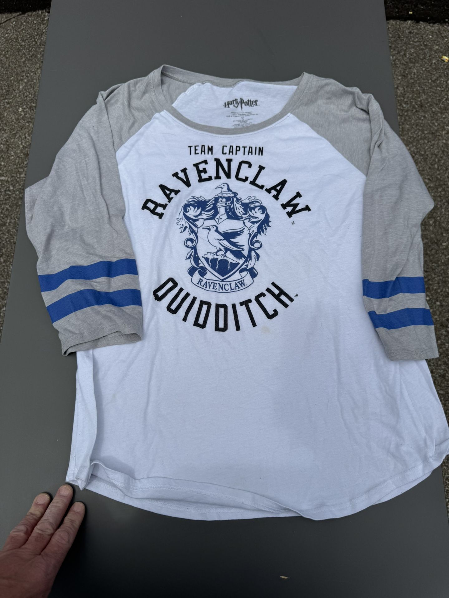 Harry Potter Wmn's Extra Large White/Grey Ravenclaw Quidditch Team Captain Raglan Tee