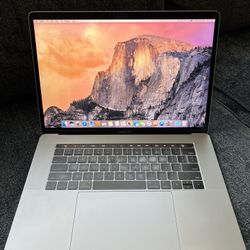 MacBook Pro 15” Touchbar i7- 16GB Ram