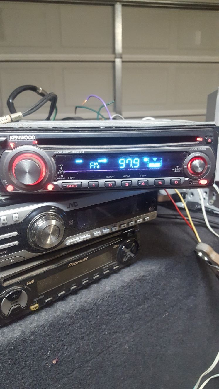 Car stereo Kenwood KDC-1028