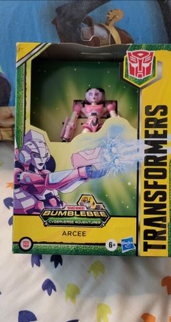 Transformers Bumblebee Cyberverse Adventures Toys Deluxe Arcee