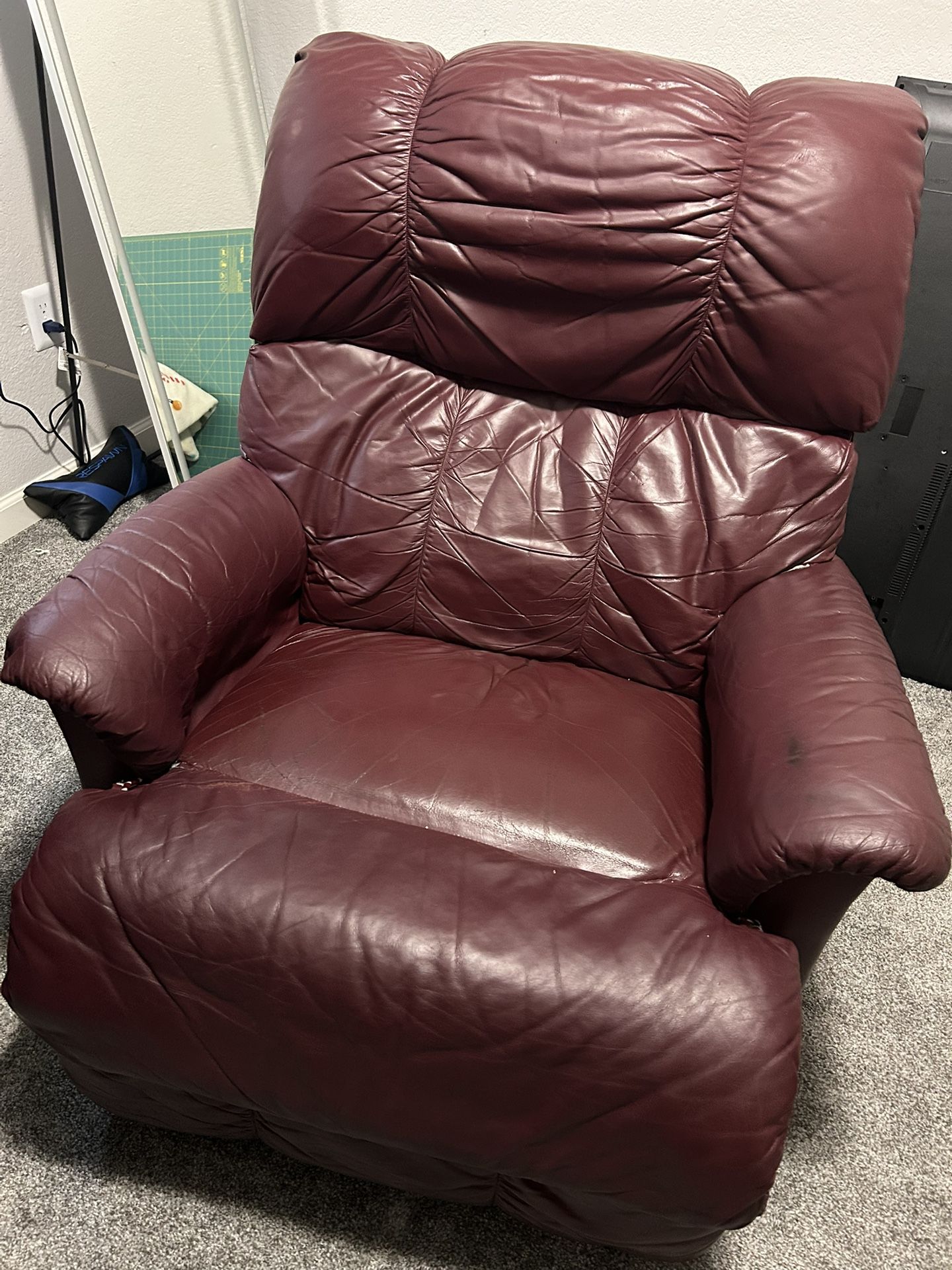 Recliner Good Condition **STILL AVAILABLE**