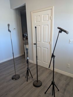 2 microphones , 4 stands.
