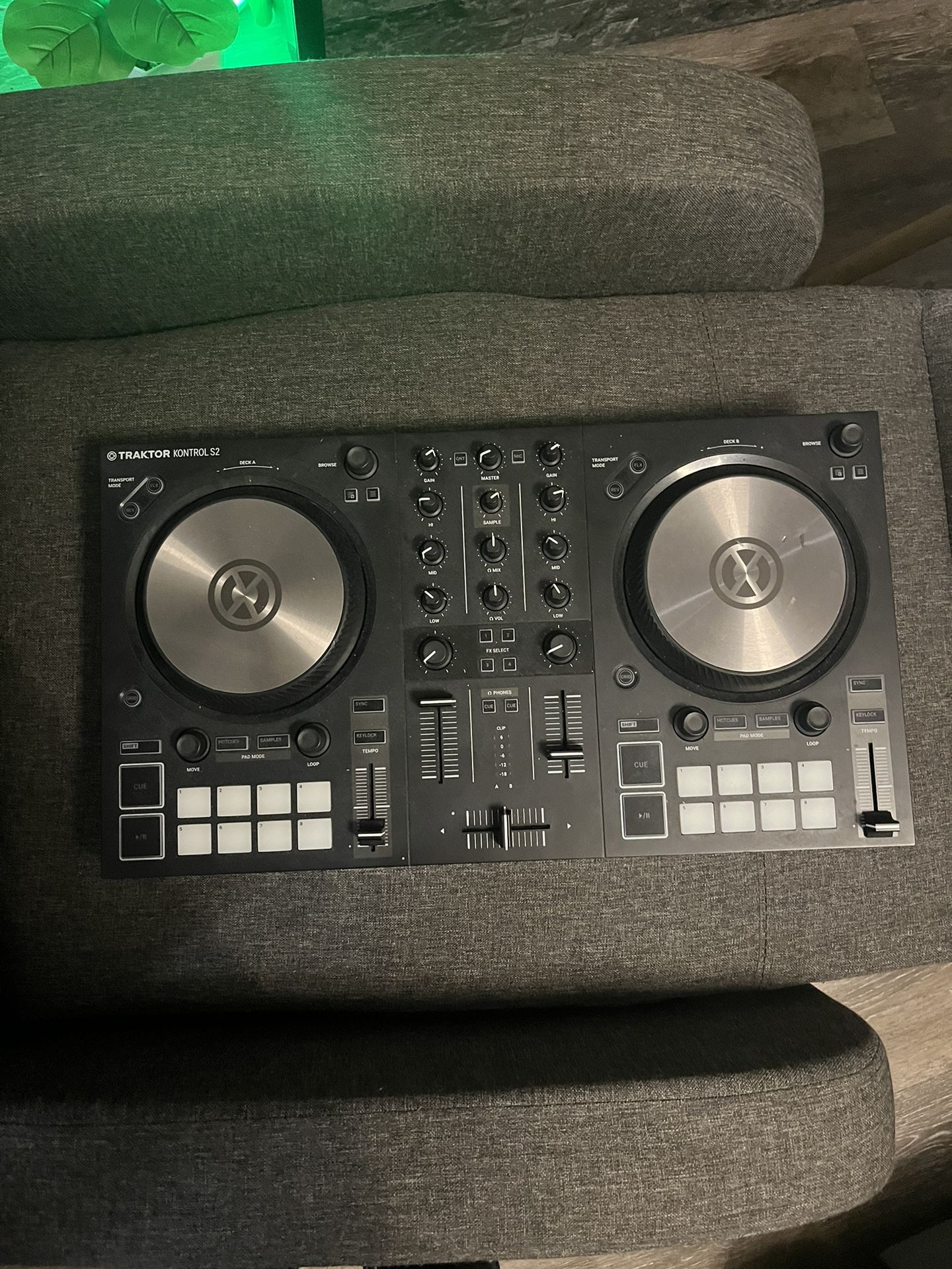 Traktor Kontrol S2