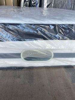 Queen size mattress beauryrest pillow top