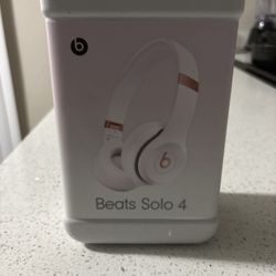 Beats Solo 4 