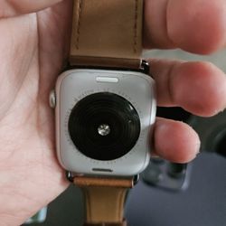 Apple Watch SE 44mm Celluar 
