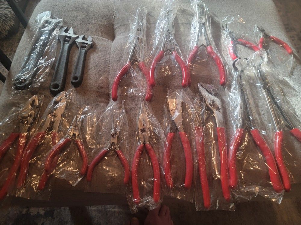 Mac Tools Pliers and adj. wrench set