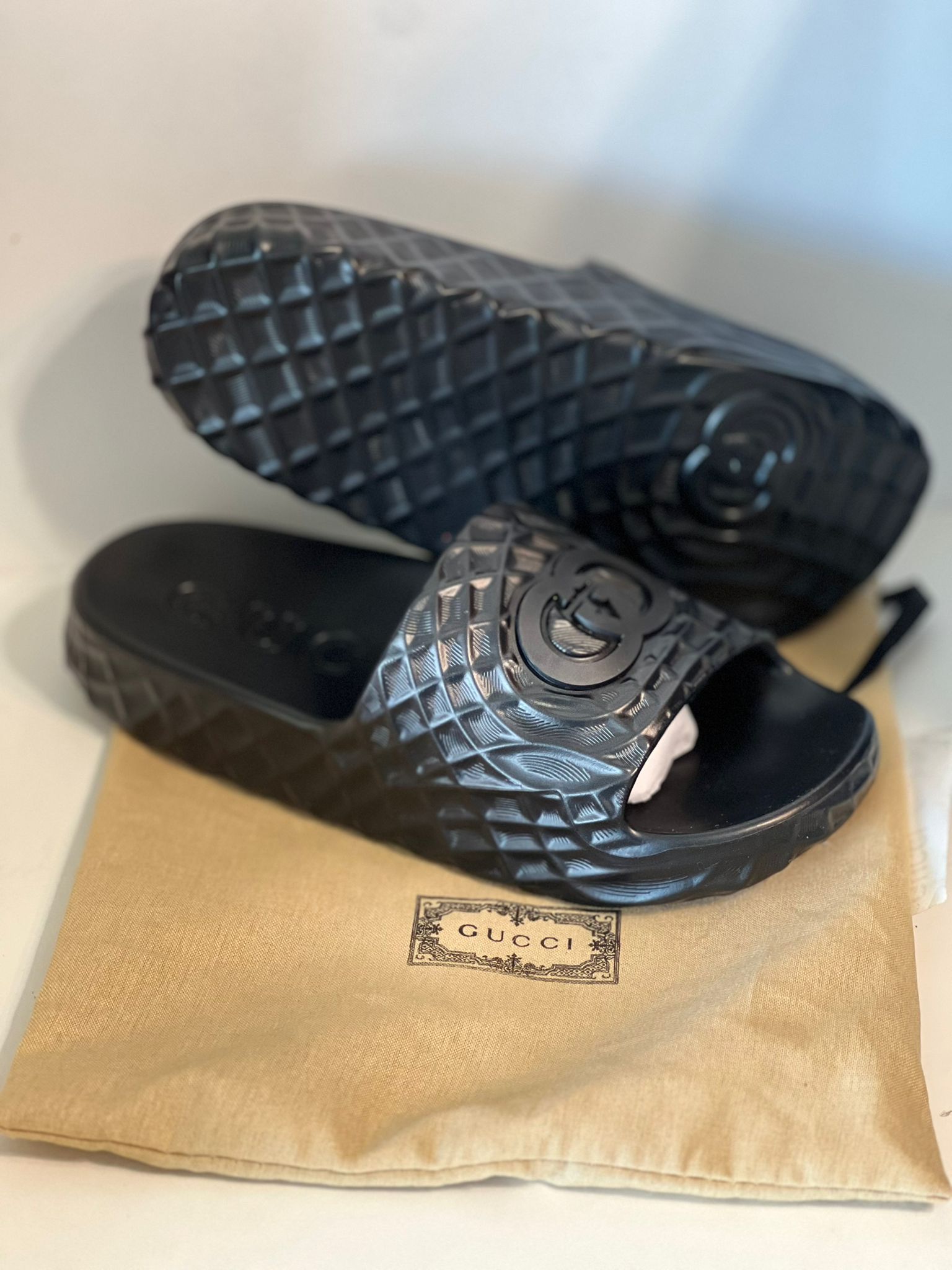 Gucci Men Slides 8 9