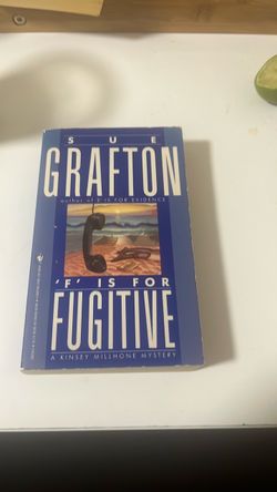 Sue Grafton 'F' Is For Fugitive Paperback