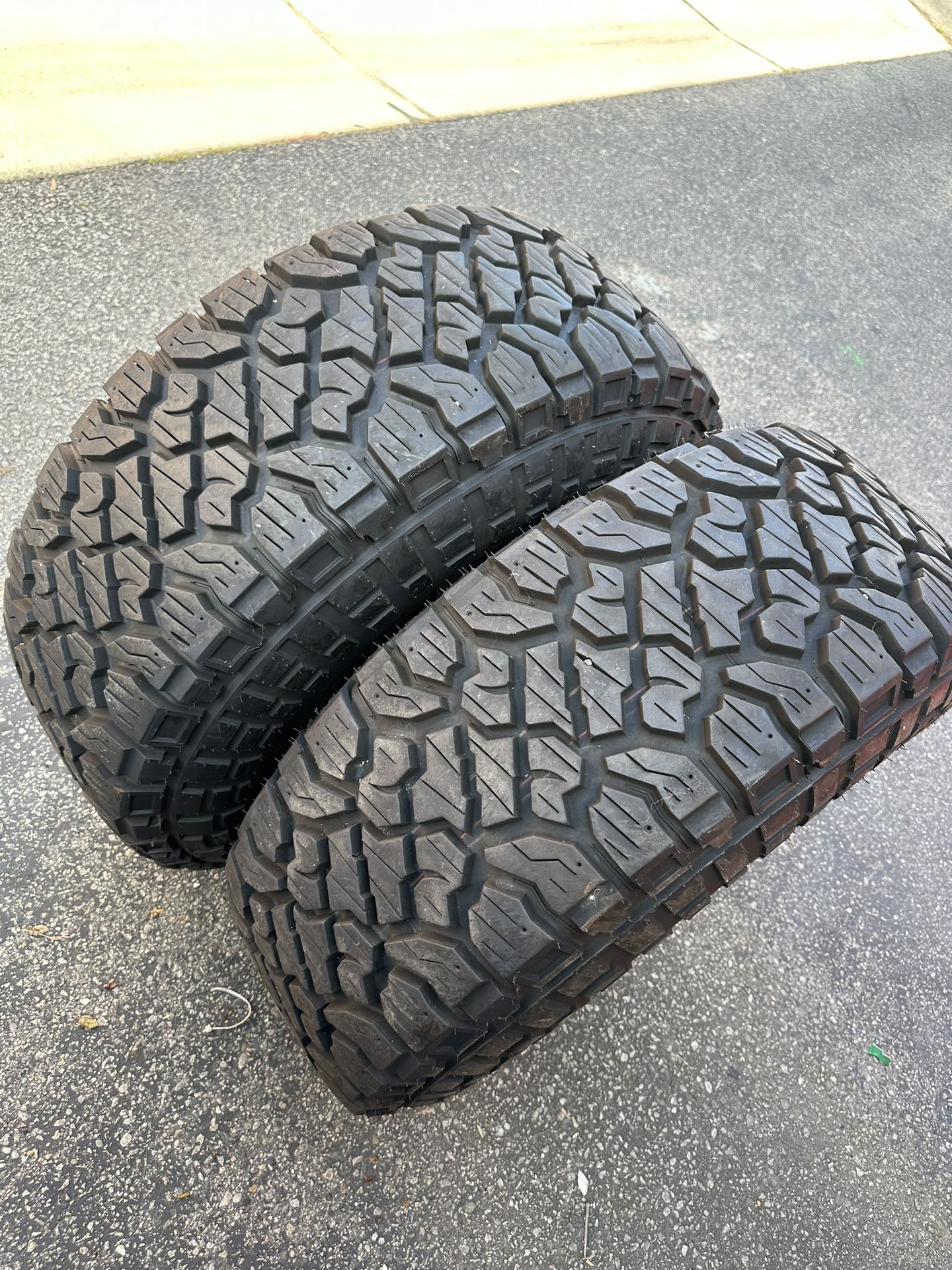 LT35-12.5-R17” KENDA KLEVER Rt Tires New (2)