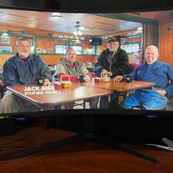 32” Samsung Odyssey G7 Monitor $200 o.b.o. 