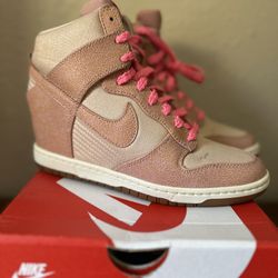 Nike Dunk High Pink Uptown Sneakers