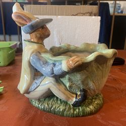 Peter rabbit Vase: Easter Flower Pot 