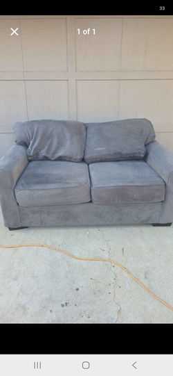 FREE COUCHES
