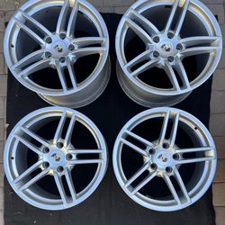 Porsche 911 (991) 4S OEM wheels
