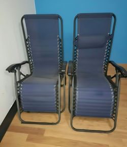 Set of 2 Folding Zero Gravity Lounge Chairs – Navy Blue Patio Recliners
