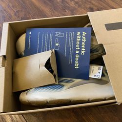 adidas Yeezy 700 V3 Kyanite Men's Sneakers US Size 8..