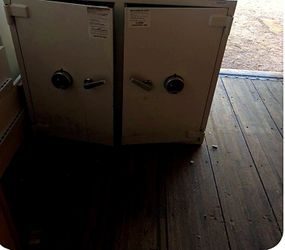 Double-Door Commercial Safe - Biometric & Keypad Locks