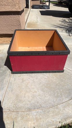 Wooden box