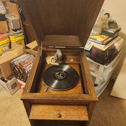 1904 VICTOR VICTROLA 