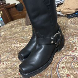 Black Boots