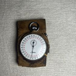 Vintage Swiss Minerva mechanical stopwatch from the 1940s–1950s,
