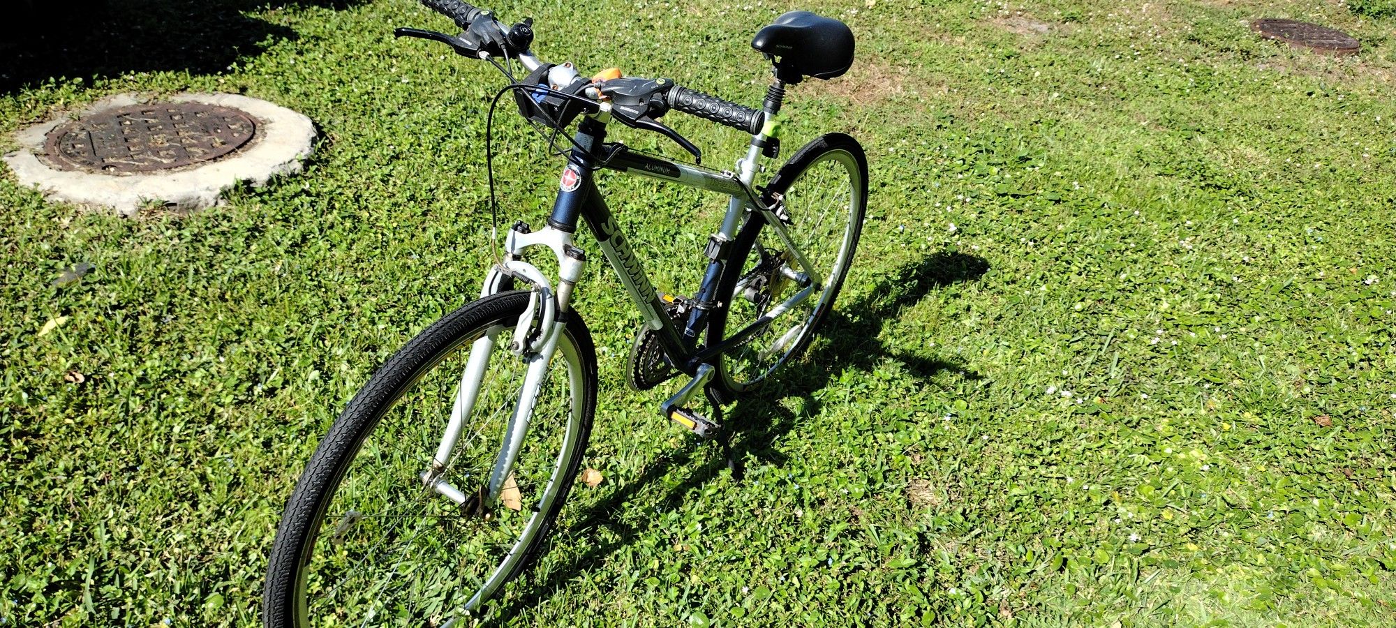 Schwinn 21 Speed Hybrid Bike