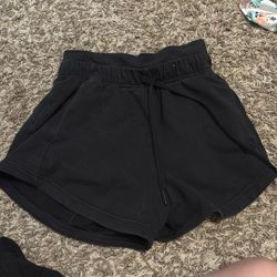 Lulu sweat shorts 